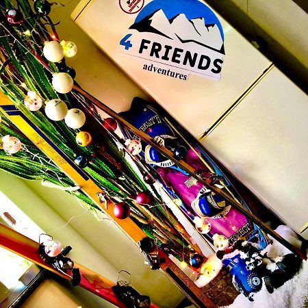 4 Friends Hostel เยเรวาน ภายนอก รูปภาพ