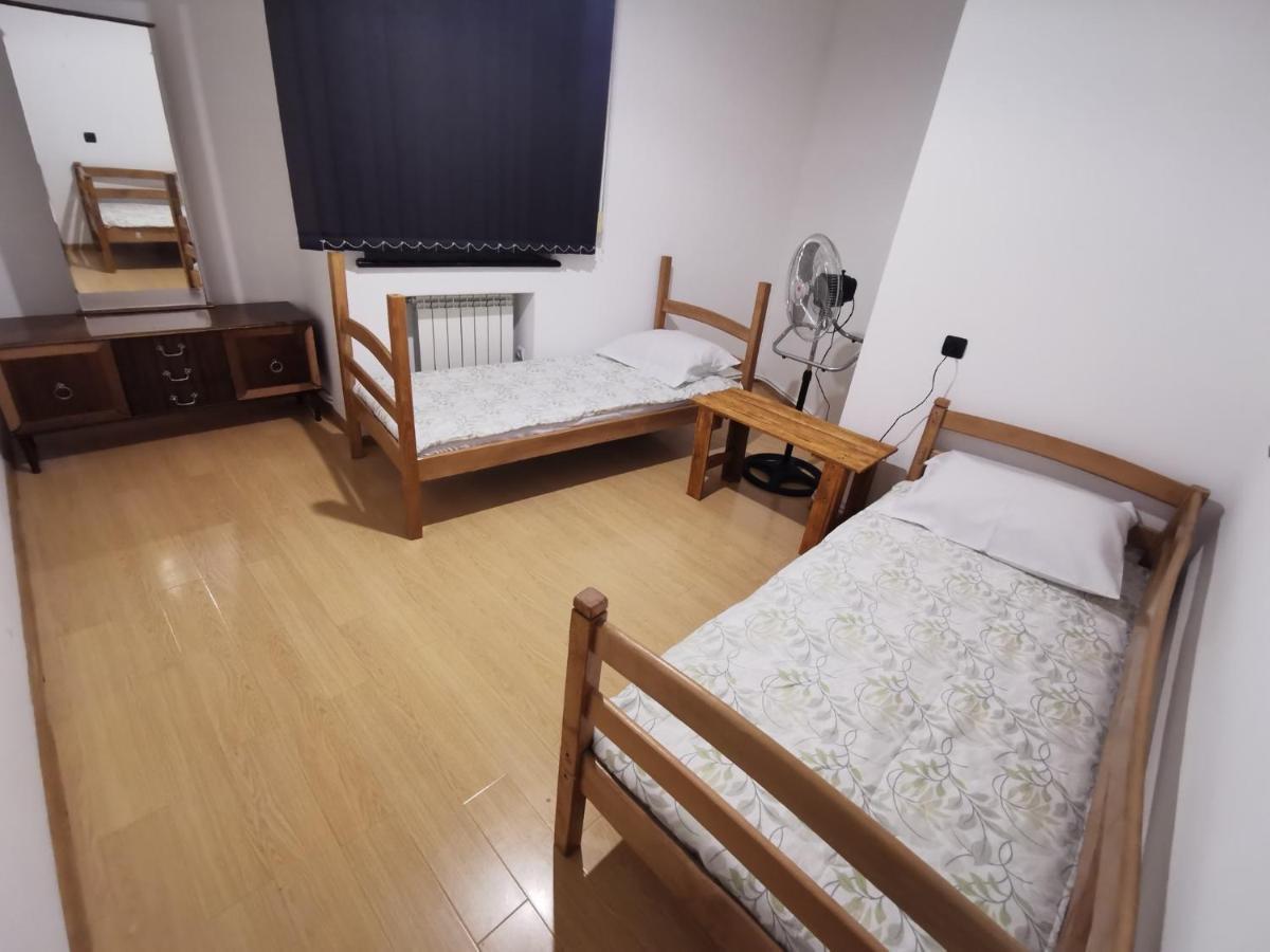 4 Friends Hostel เยเรวาน ภายนอก รูปภาพ
