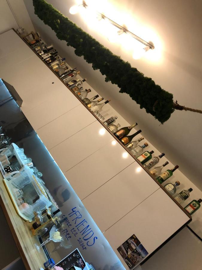 4 Friends Hostel เยเรวาน ภายนอก รูปภาพ