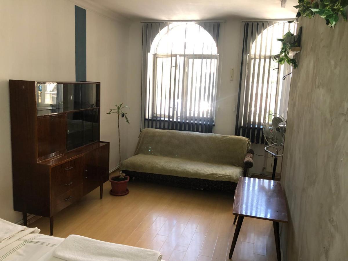 4 Friends Hostel เยเรวาน ภายนอก รูปภาพ