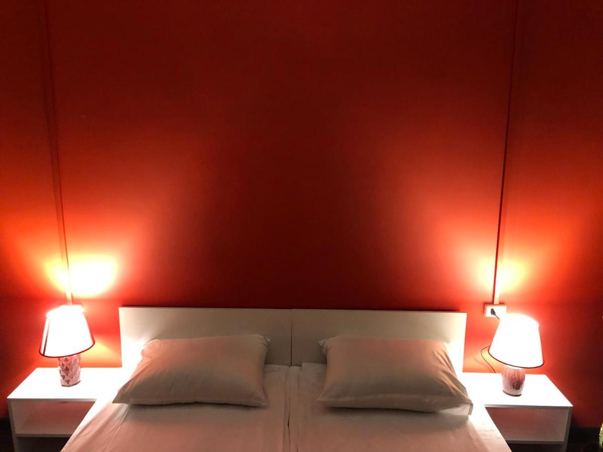 4 Friends Hostel เยเรวาน ภายนอก รูปภาพ