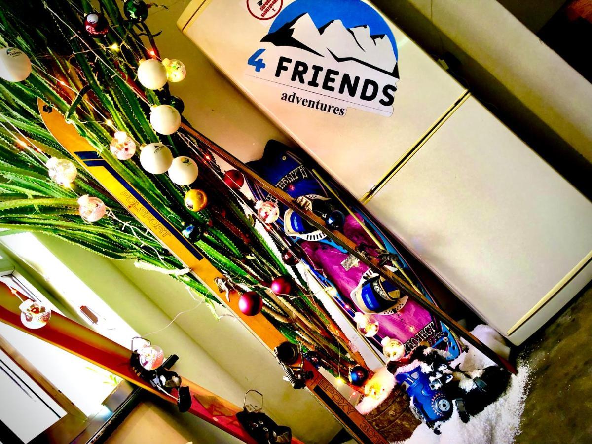 4 Friends Hostel เยเรวาน ภายนอก รูปภาพ